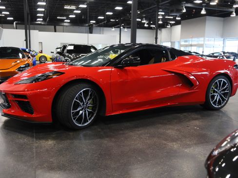 Used 2023 Chevrolet Corvette Stingray Preferred Conv w/ Z51 Performance Package RWD image 5