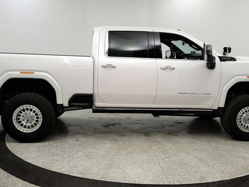 Used 2024 GMC Sierra 3500 Denali Ultimate image 6