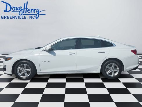 Used 2024 Chevrolet Malibu LT FWD image 2