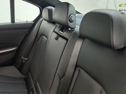 Used 2025 BMW 330i xDrive Sedan AWD/4WD image 30