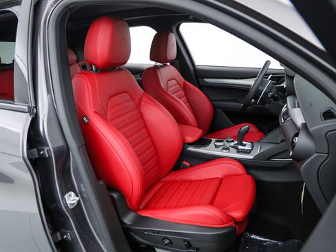 New 2025 Alfa Romeo Stelvio Sprint w/ Veloce Package image 11