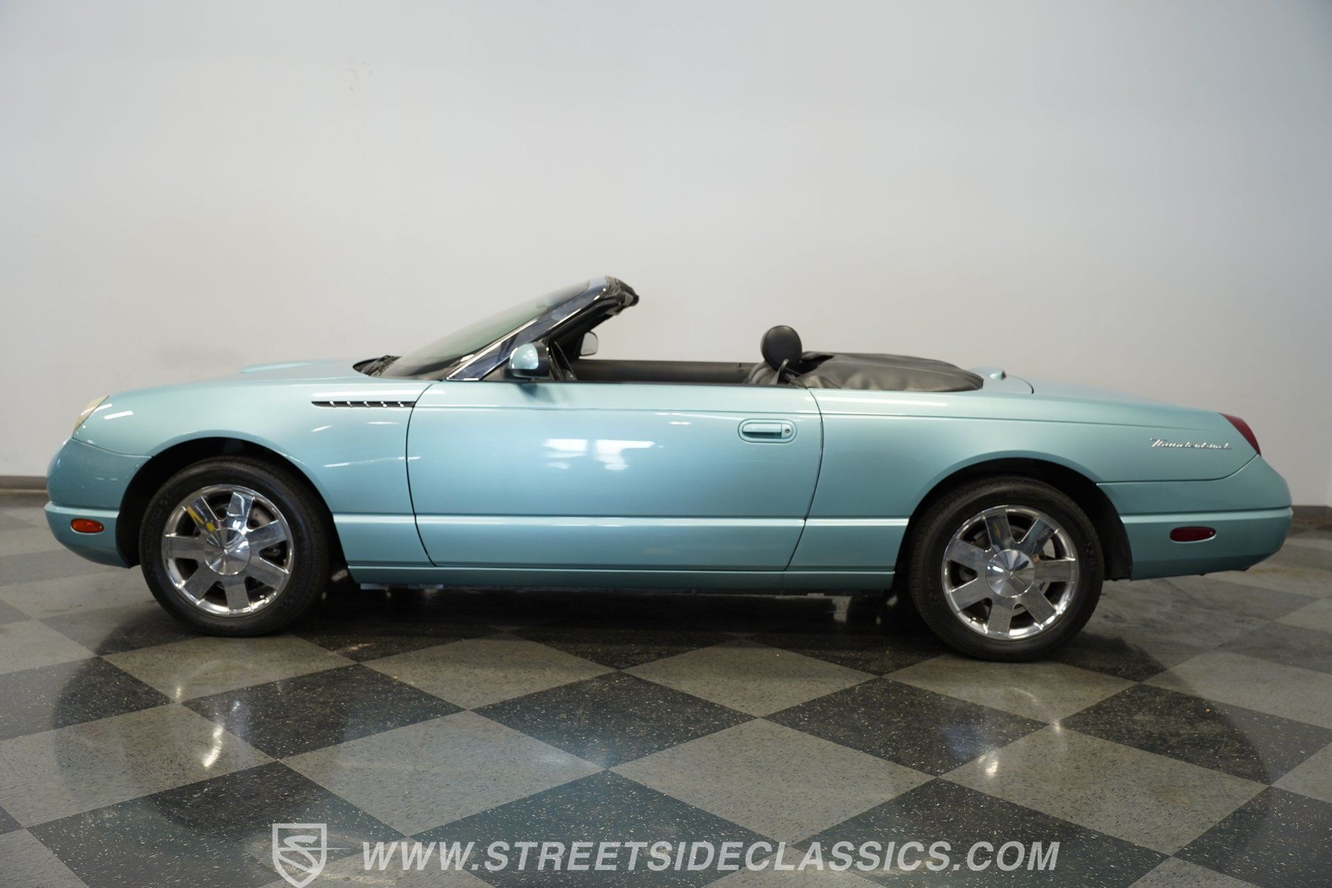 Used 2002 Ford Thunderbird RWD image 8