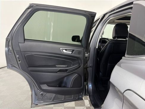 Used 2022 Ford Edge Titanium AWD/4WD image 12