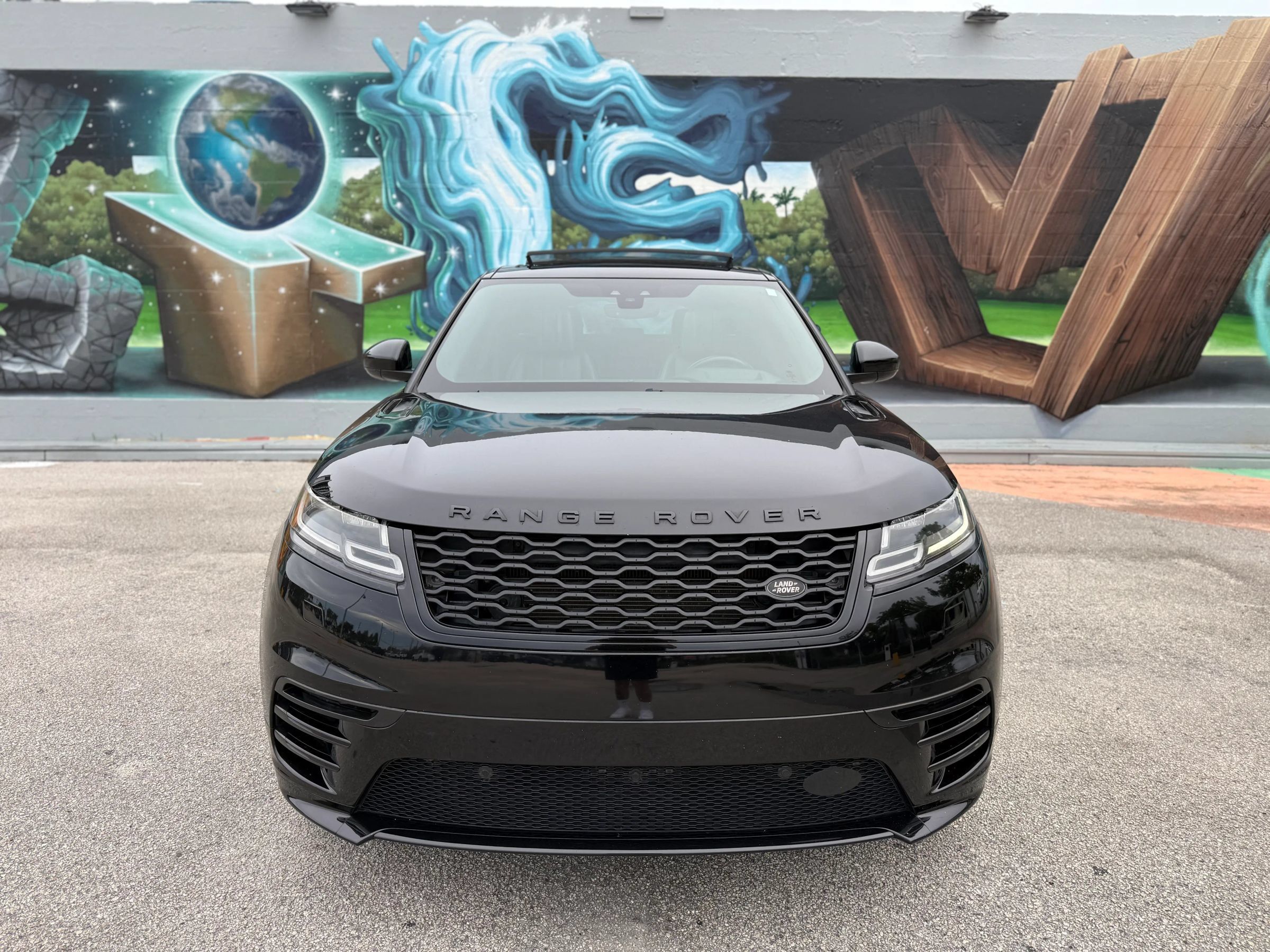 Used 2018 Land Rover Range Rover Velar R-Dynamic HSE AWD/4WD image 2