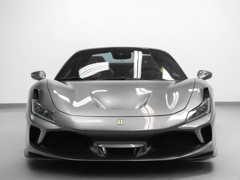 Certified 2022 Ferrari F8 Tributo RWD image 17
