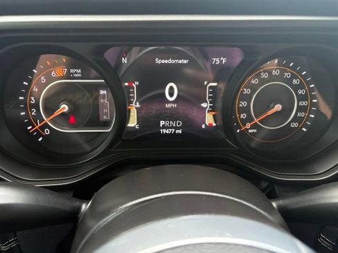 Used 2024 Jeep Wrangler Unlimited Sahara AWD/4WD image 25