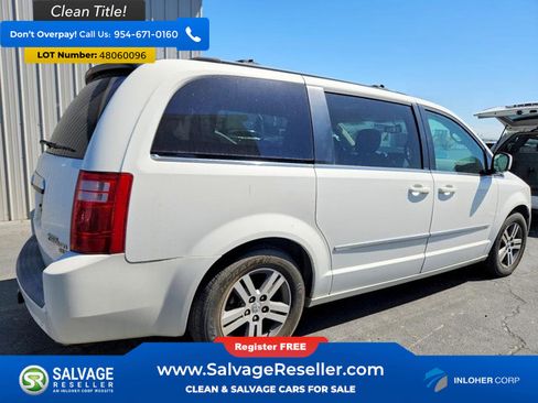 Used 2010 Dodge Grand Caravan SXT image 4