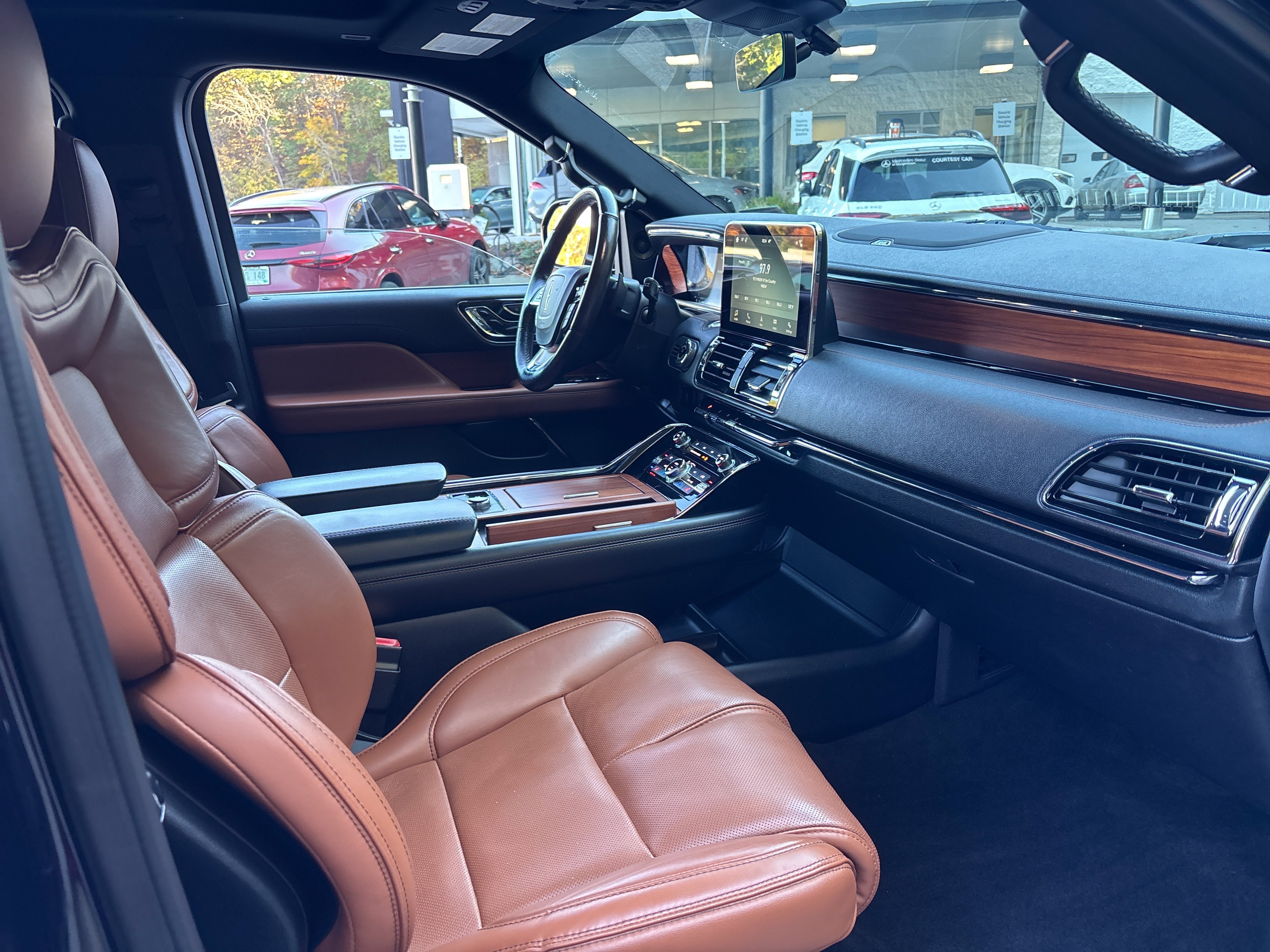 Used 2019 Lincoln Navigator L Reserve AWD/4WD image 16