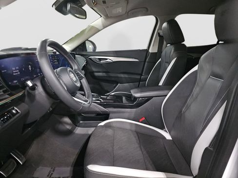 Used 2025 Buick Envision Sport Touring image 17