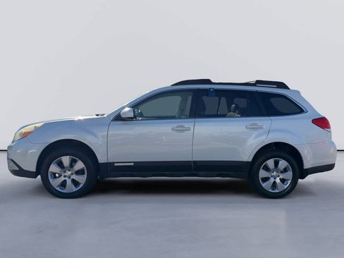 Used 2011 Subaru Outback 2.5i Premium w/ Popular Equipment Group 2A image 5