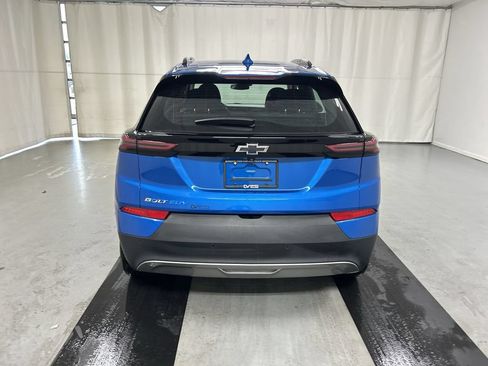 Used 2022 Chevrolet Bolt EUV LT w/ Comfort Package FWD image 20
