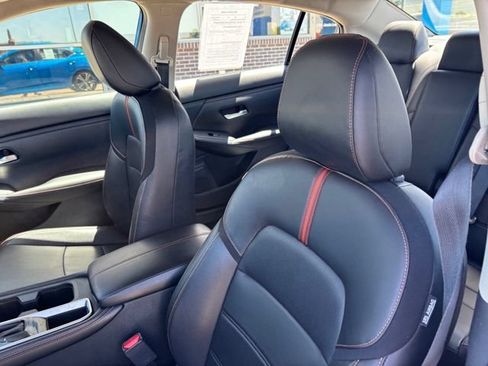 Used 2023 Nissan Sentra SR w/ SR Premium Package FWD image 11