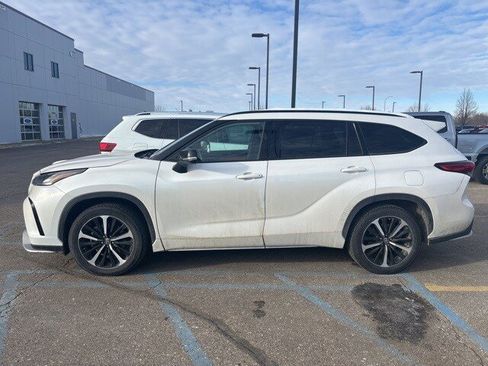 Used 2021 Toyota Highlander XSE image 4