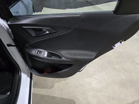 Used 2018 Chevrolet Malibu LT image 29