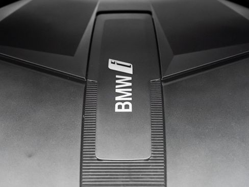 Used 2023 BMW i7 xDrive60 image 73