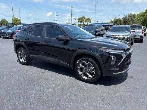 Certified 2026 Chevrolet Trax LT w/ LT Convenience Package FWD image 1