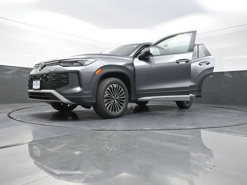 Used 2026 Volkswagen Tiguan S AWD/4WD image 33