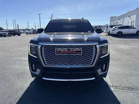 Used 2024 GMC Yukon Denali w/ Advanced Technology Package image 7