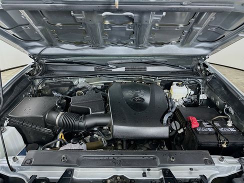 Used 2023 Toyota Tacoma TRD Off-Road image 32