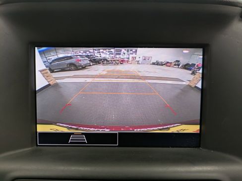 Used 2023 GMC Terrain SLE w/ Driver Convenience Package image 12