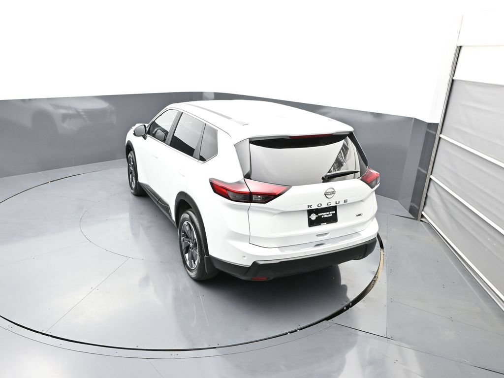 Certified 2026 Nissan Rogue SV AWD/4WD image 35