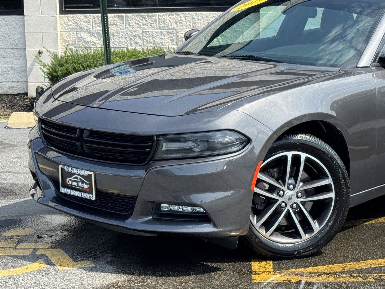 Used 2019 Dodge Charger SXT AWD/4WD image 5