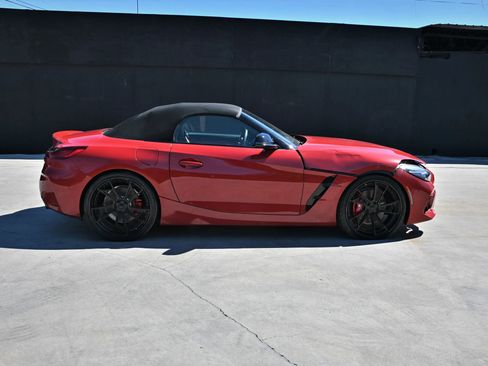 Used 2025 BMW Z4 M40i w/ Edition image 7