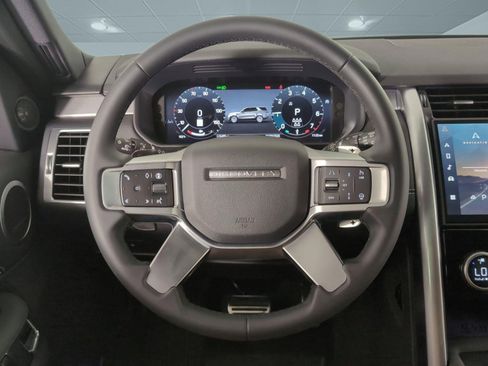 Certified 2025 Land Rover Discovery Dynamic SE image 13