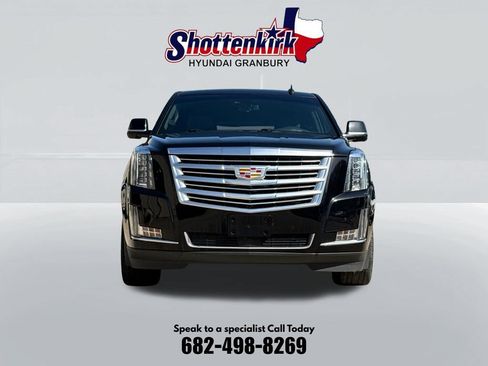 Used 2020 Cadillac Escalade Platinum AWD/4WD image 2