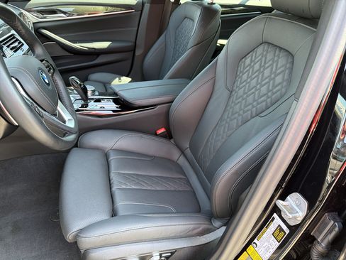 Certified 2023 BMW 530e xDrive w/ Premium Package AWD/4WD image 17