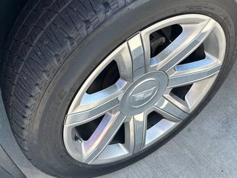 Used 2019 Cadillac Escalade Luxury RWD image 9