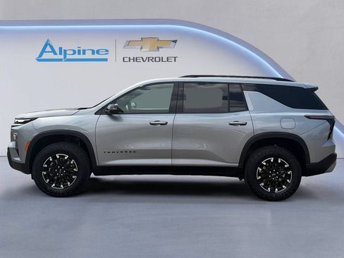 Used 2025 Chevrolet Traverse Z71 AWD/4WD image 2
