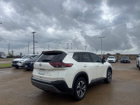 Used 2023 Nissan Rogue SV FWD image 17