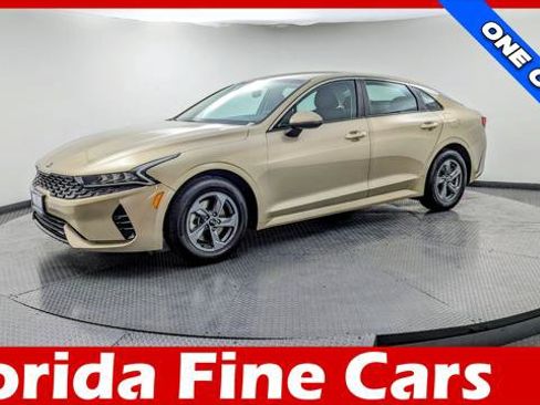 Used 2021 Kia K5 LXS image 1