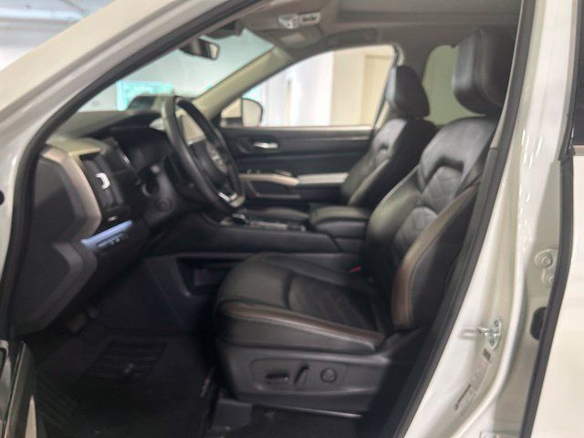 Used 2024 Nissan Pathfinder Platinum AWD/4WD image 15