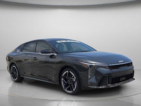 New 2026 Kia K4 GT-Line FWD image 3