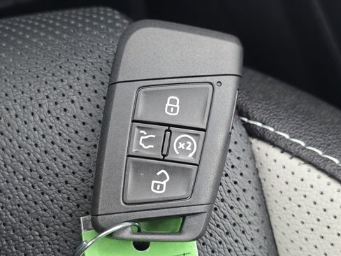 New 2026 Volkswagen Taos SEL AWD/4WD image 27