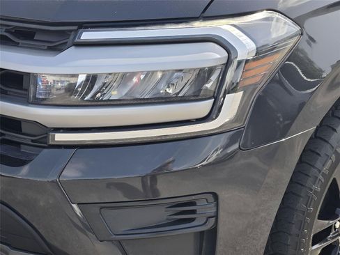 Used 2022 Ford Expedition Max XLT RWD image 10