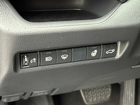 Used 2019 Toyota RAV4 XLE Premium w/ Cold Weather Package AWD/4WD image 18
