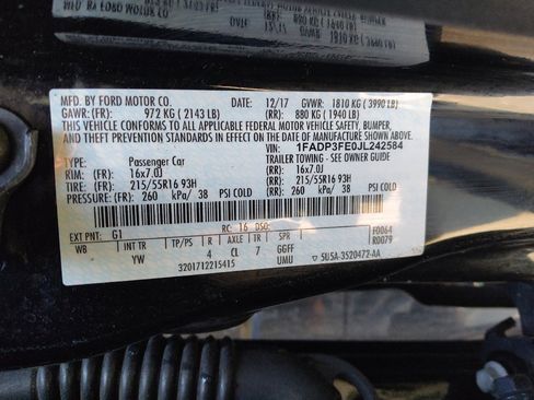 Used 2018 Ford Focus SE w/ SE Appearance Package FWD image 33