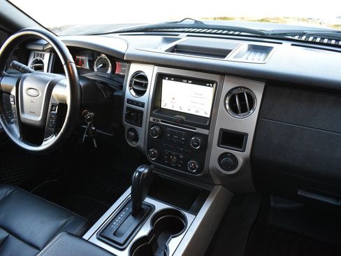 Used 2017 Ford Expedition EL XLT w/ Equipment Group 202A image 32