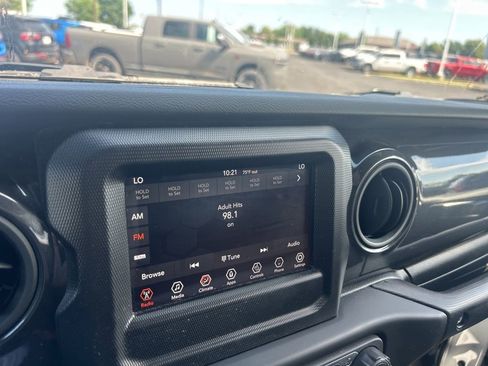 Used 2023 Jeep Wrangler Unlimited Sport AWD/4WD image 10