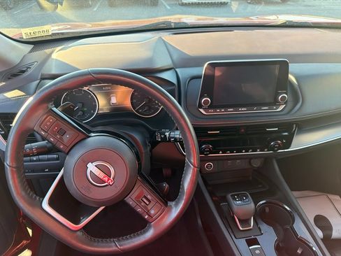 Used 2023 Nissan Rogue SV w/ SV Premium Package FWD image 8