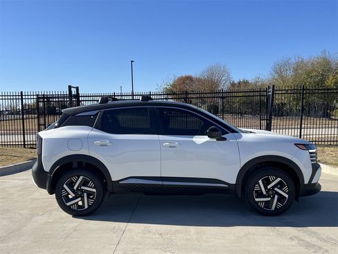 New 2026 Nissan Kicks SV image 3