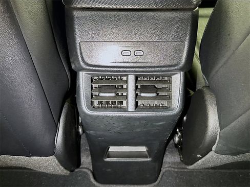 Used 2025 Chevrolet Equinox LT w/ Convenience Package II image 23