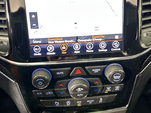 Used 2020 Jeep Grand Cherokee Limited w/ Luxury Group II image 14