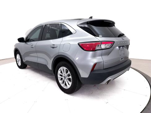 Used 2021 Ford Escape SE FWD image 11