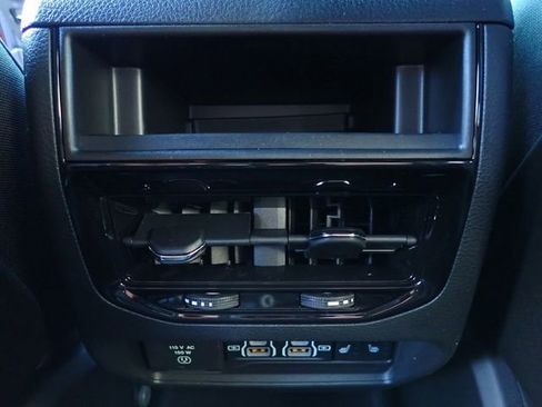 New 2025 Jeep Grand Cherokee Limited w/ Black Appearance Package AWD/4WD image 14