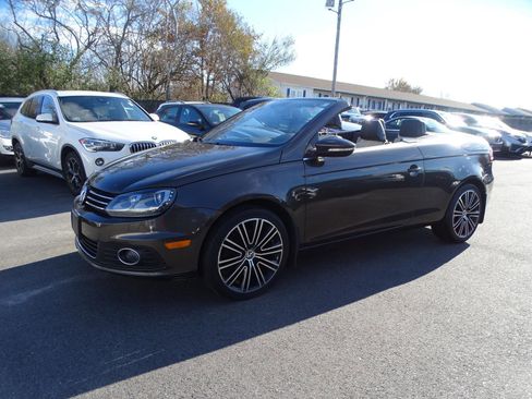 Used 2015 Volkswagen Eos Final Edition image 8