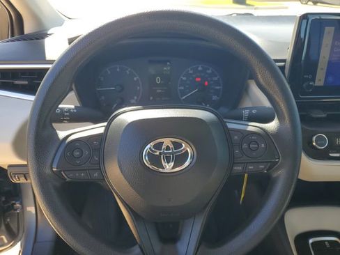 Used 2025 Toyota Corolla LE image 15